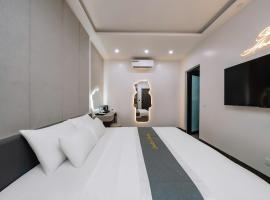 Catba SunWoo Homestay & Hotel: Cat Ba şehrinde bir otel