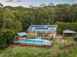 The Farm on Razorback Ridge and Tiny Home, tiny house in Montville
