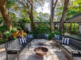 The One Pearl Beach- Pet Friendly, firepit, walk to beach, Hotel in Pearl Beach
