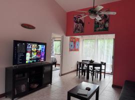 Birds of a Feather 2BR2BA Ocotal Coastal Retreat, Hotel in Ocotal
