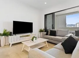 Mountain Air and Modern Flair 'Your Cairns Getaway'