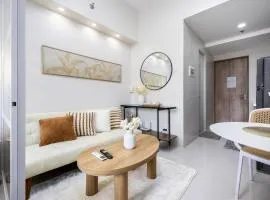 Cebu Serene Quarters with City View