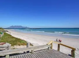 Seaside Views Bloubergstrand