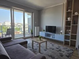 Urban Jungle Apartment David
