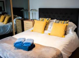 Cozy & Modern 1BR Retreat in Holt with High-Speed Wi-Fi & Comfort, hotel in Holt