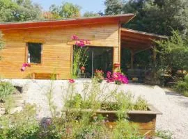 Maisonette en bois tout confort avec jardin