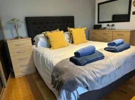 Relaxing 1-BR Apartment in Holt with Fast Wi-Fi -Comfortable Stay