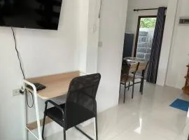 Happy House in Chaloklum