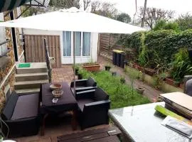 Appartement individuel dans charmante maison de ville à la française