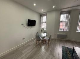 Modern and Spacious Home CITY CENTRE location and FREE parking, hotel in Bolton