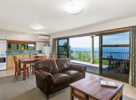 Pukawa Villas Formerly Oreti Village Resort，位于Kuratau的带泳池的酒店