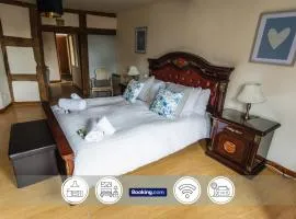 Spacious 5 Family Rooms House By Shropshire Escapes Short Lets & Serviced Accommodation Shrewsbury With Free WiFi