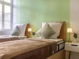 Home-ON Wiesbaden, group travel with comfortable bed