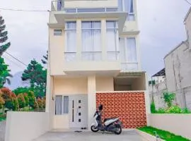 Villa Hindia with Private Pool and Balcony