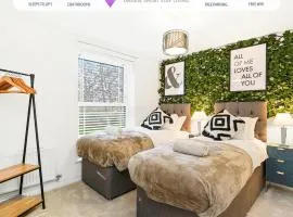 Stylish 2 Bedroom 2 Bathroom Apartment - 8 Minutes Drive to Central MK - Free Parking, Fast WiFi & Smart TV by Yoko Property