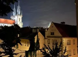 Romantic Cathedral View Apt Old Town, Balcony