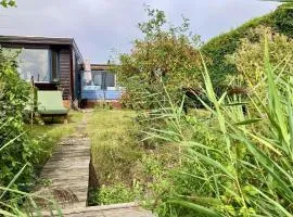 Nettes Ferienhaus in Anjum mit Großer Terrasse