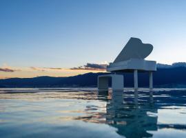 Dali Santorini Yuexin Seaview Hotel, hotel en Dali Airport