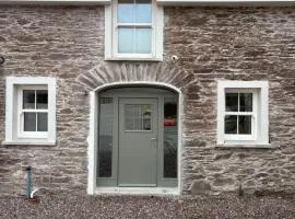 The Courtyard Apartments