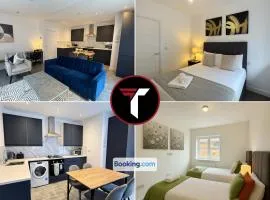Spacious 2 Bed 2 Bath Flat with Free parking