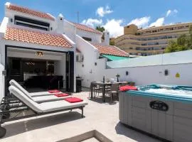 Modern 3 Bedroom Villa with Hot Tub in Costa Adeje