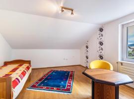 Ferienwohnung am Waldrand, hotel in Vöhrenbach