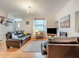 Clareston Cove - a lovely 3 bed cottage with sauna in Tenby town centre