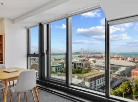 Modern Haven w Sea and City Views nr Spark Arena