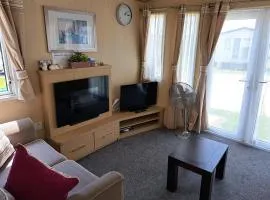 Maple Park - 3 bedrooms sleeps 8