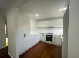 Sunnybank Hills Home - Near Shopping & Dining
