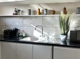 Queens Place - 3 Bedroom Apartment