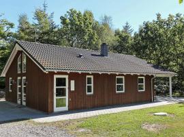 6 person holiday home in Hadsund-By Traum, hotel di Odde