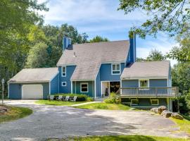 Ski, Hike and Game White Mountains Family Retreat, hotel v destinaci Campton