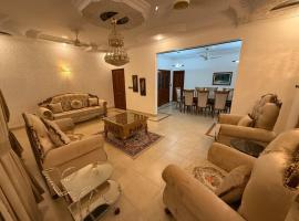 The 4-Bedroom Retreat in DHA, hotel in Karachi