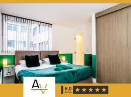 Charming Two-Bedroom Apartment - Fast Wi-Fi, Central Location, Great for Business or leisure Travellers by AV Hughes Properties