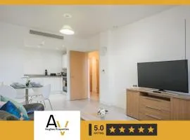 Elegant Two-Bedroom Apartment - Free Wi-Fi, 7 Mins from Station, Perfect for Business or leisure Travellers By AV Hughes Properties