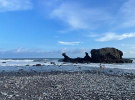 Conchita House Playa El Tunco, guest house in Tamanique