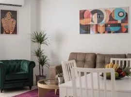 Latova Chic NEW Luxury Apartments - Prime location