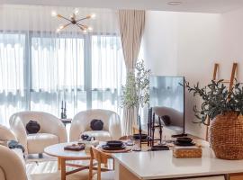 Velora Stays Cozy Luxury Apartment in Reem Island，位于阿布扎比的酒店