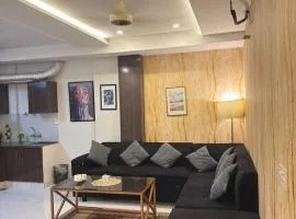Luxury Eiffel View Gaming & Comfort