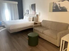 Spark by Hilton Lakewood Denver Southwest