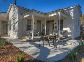 New! Luxurious Home with Wine Cellar & Firepit!