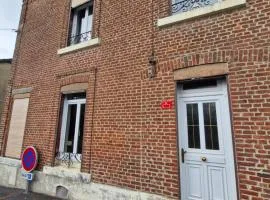 La maison de Victoire cour et WC etage