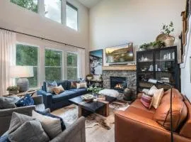 Miners Chalet on Main-Walk to Lift, Restaurants and More!