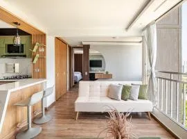 Luxury apartment in the north with city view