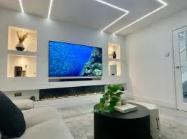 Modern House with Garden and Parking