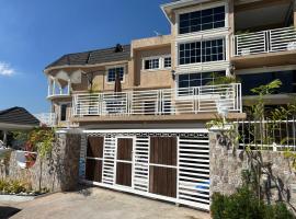 360 Rokview Suites Cozy 1BR Private Suite, hotel di Kupuis