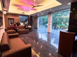 Hotel Om Palace