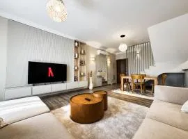 3BR Duplex With Rooftop in El Patio Casa Compound