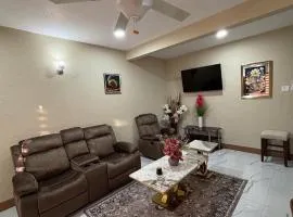 360 Rokview 2BR Second-Floor Suite